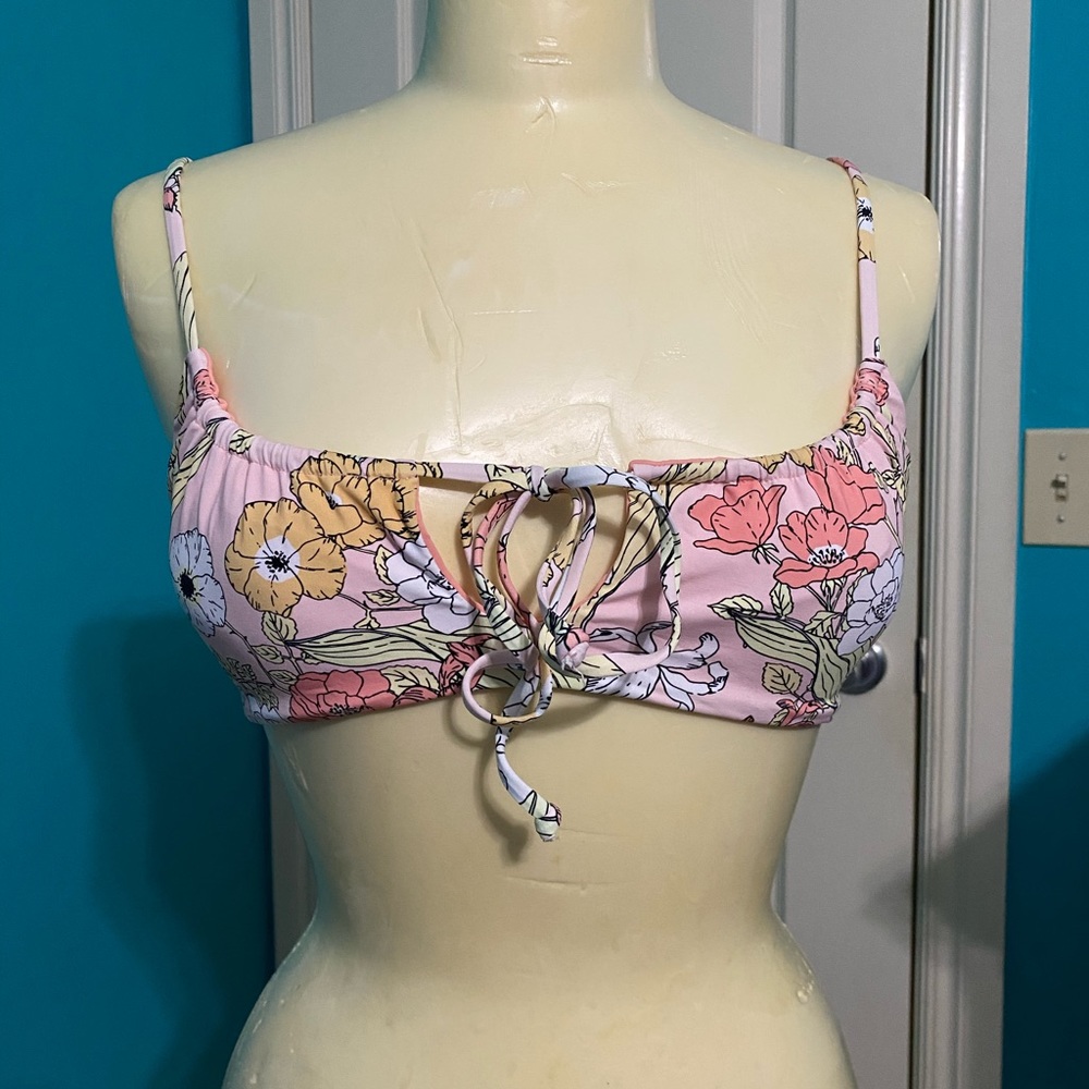 Pink floral bikini top NWOT
